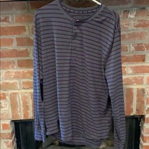 Lululemon long sleeve charcoal XL t-shirt